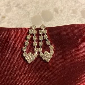 NWOT rhinestone and silver 1” drop earrings. Perfect for prom, dances,or bridal.